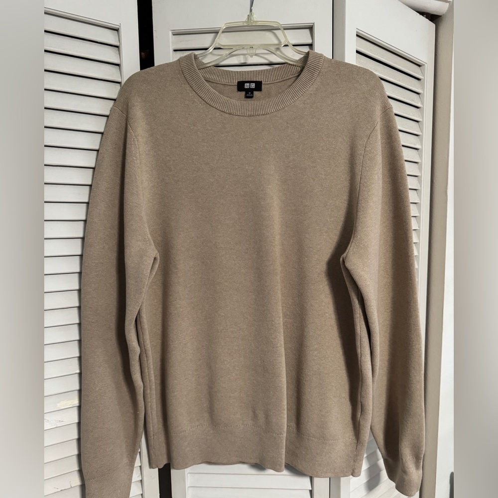 Uniqlo tan sweatshirt/sweater